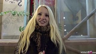 Парень развёл молодую немку на секс